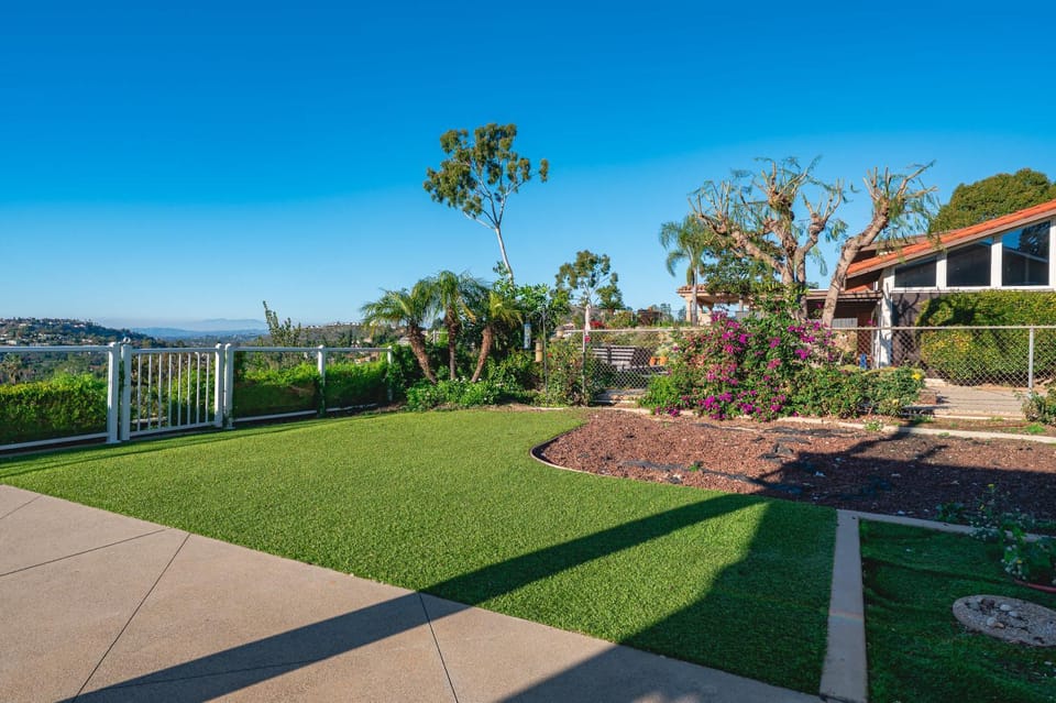Luxury Hilltop Villa with Pool Stunning View House in North Tustin