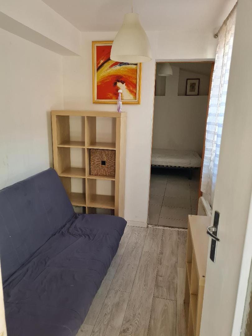 Maisonnette 20 m2 avec cour House in Marseille