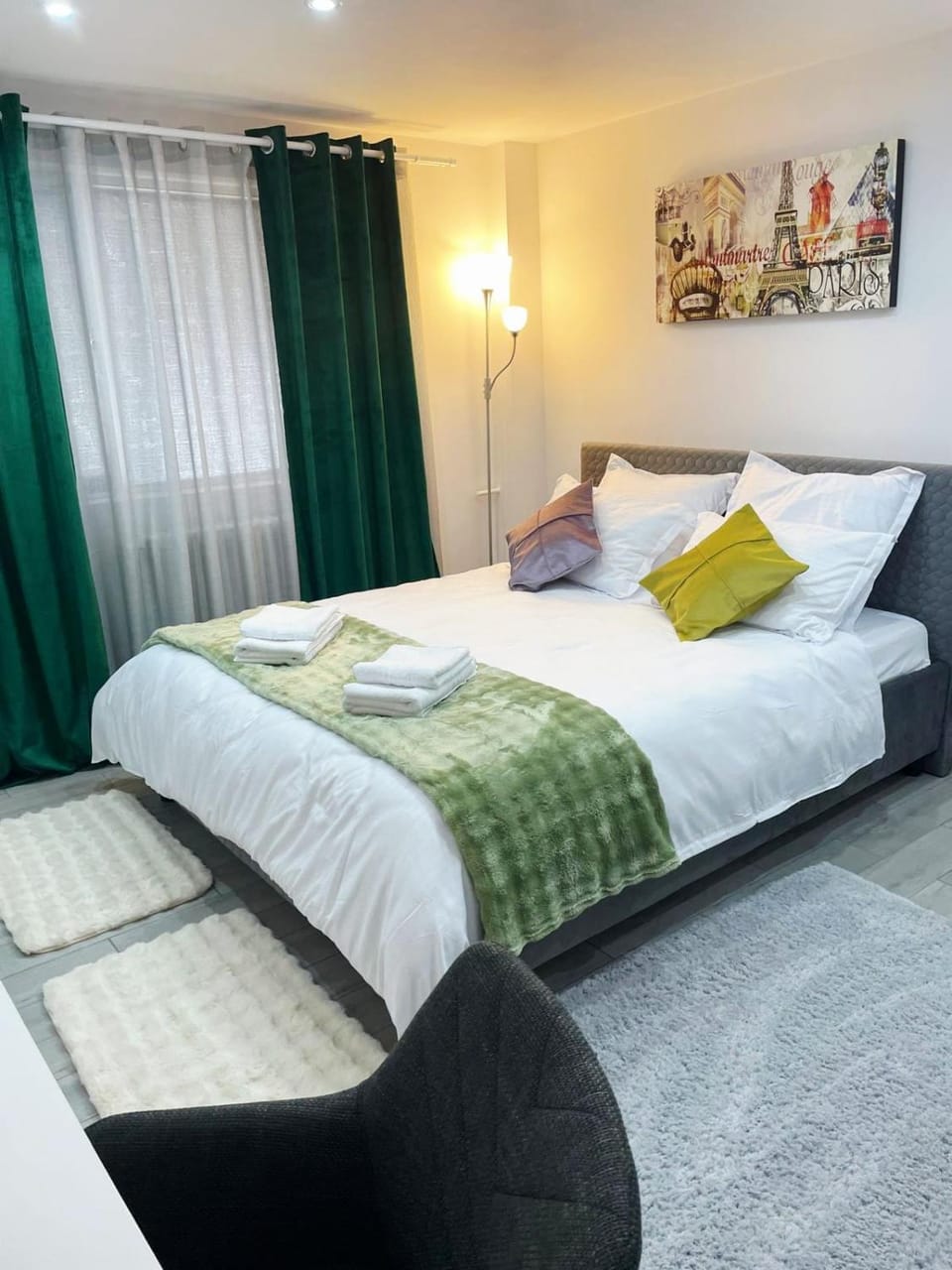 Bed, Photo of the whole room, Bedroom