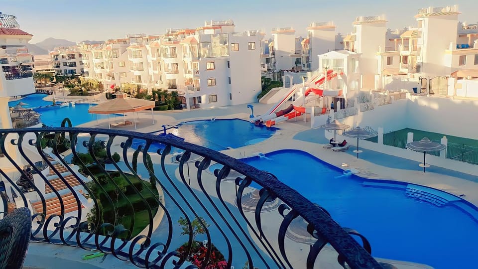Balcony/Terrace, Swimming pool