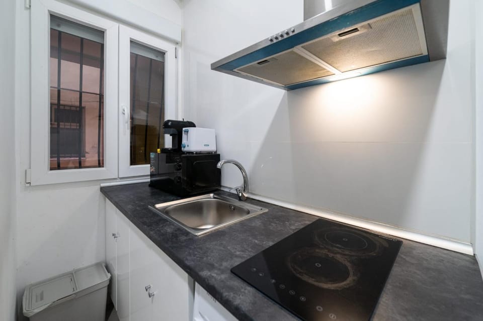 QGZ16 Piso 2 Dormitorios Chamberí Moncloa Apartment in Madrid