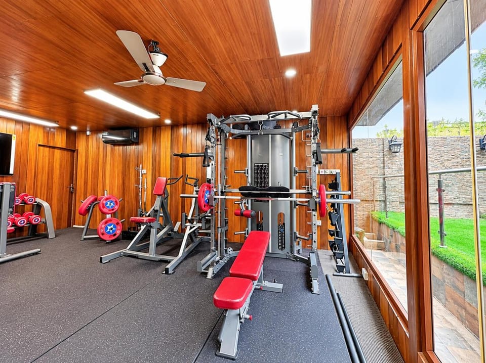 Golden Crystal Hotel in East Legon - Free Breakfast & Gym Access Hotel in Accra