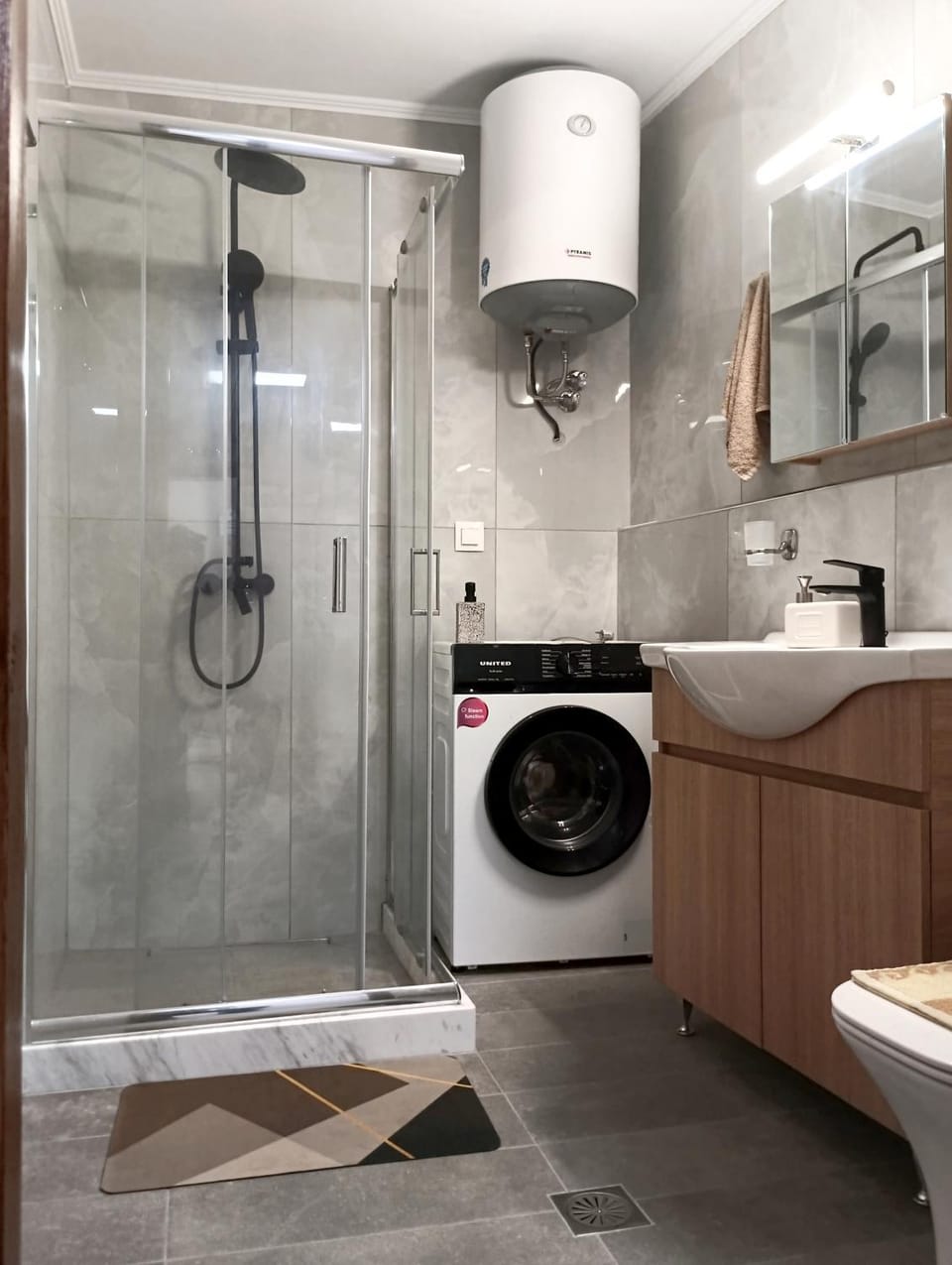 Shower, Bathroom, washing machine