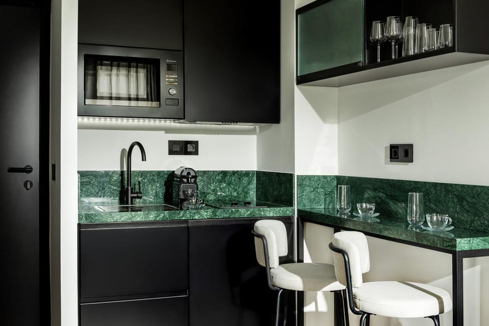 Kitchen or kitchenette, oven, stove