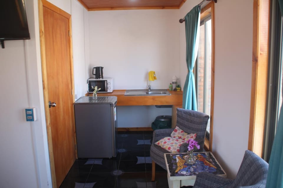 Living room, dishwasher