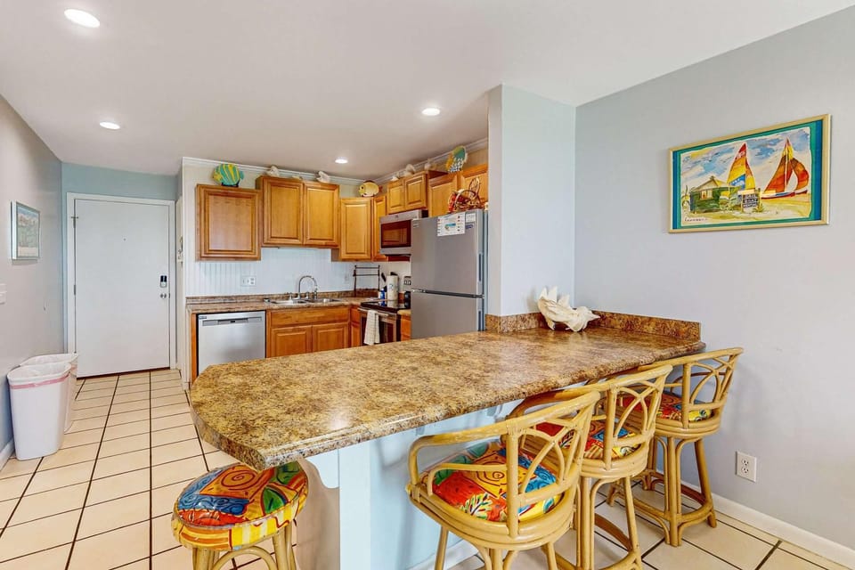 Ocean-view condo with pools fitness center beach access and golf House in Alabama