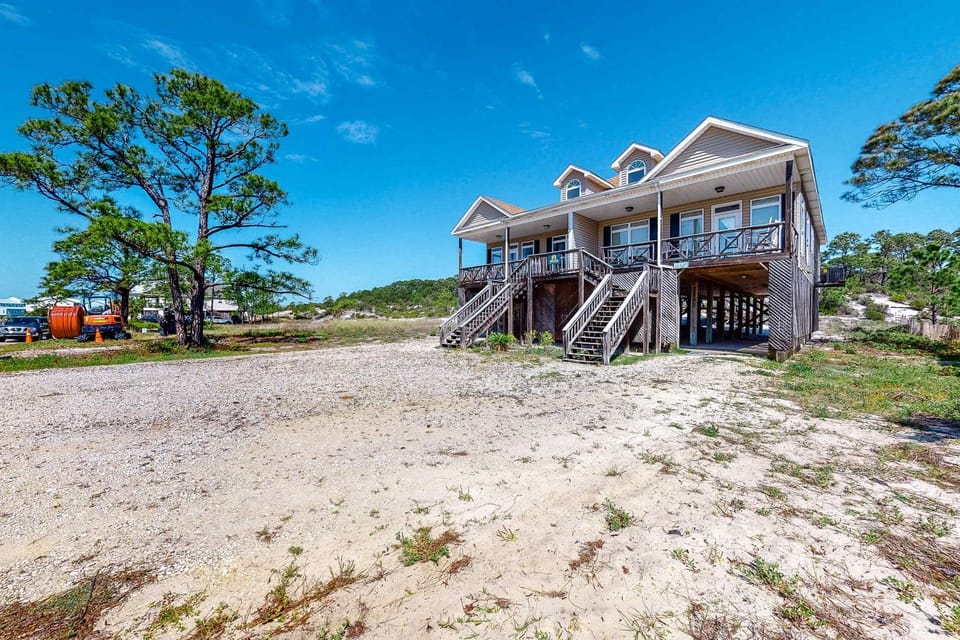 Friendly Duplex with Full Kitchen Central AC Washer Dryer & High-Speed WiFi House in Dauphin Island