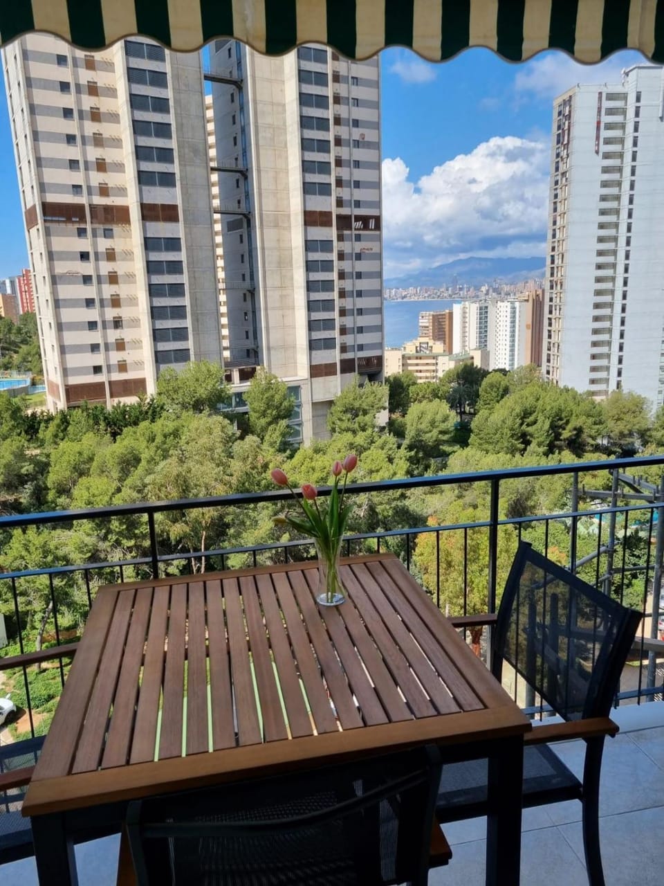 View (from property/room), Balcony/Terrace, Balcony/Terrace, Dining area, City view, Sea view