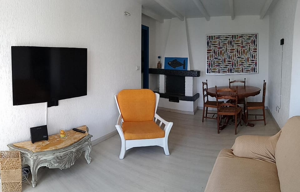 Communal lounge/ TV room, TV and multimedia, Living room, Evening entertainment