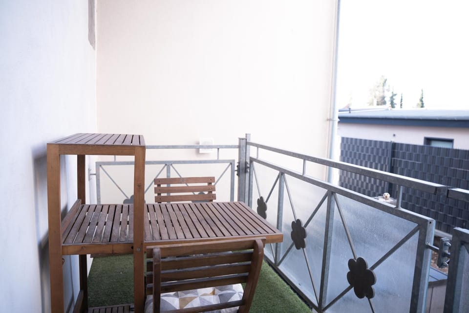 Patio, Day, Balcony/Terrace