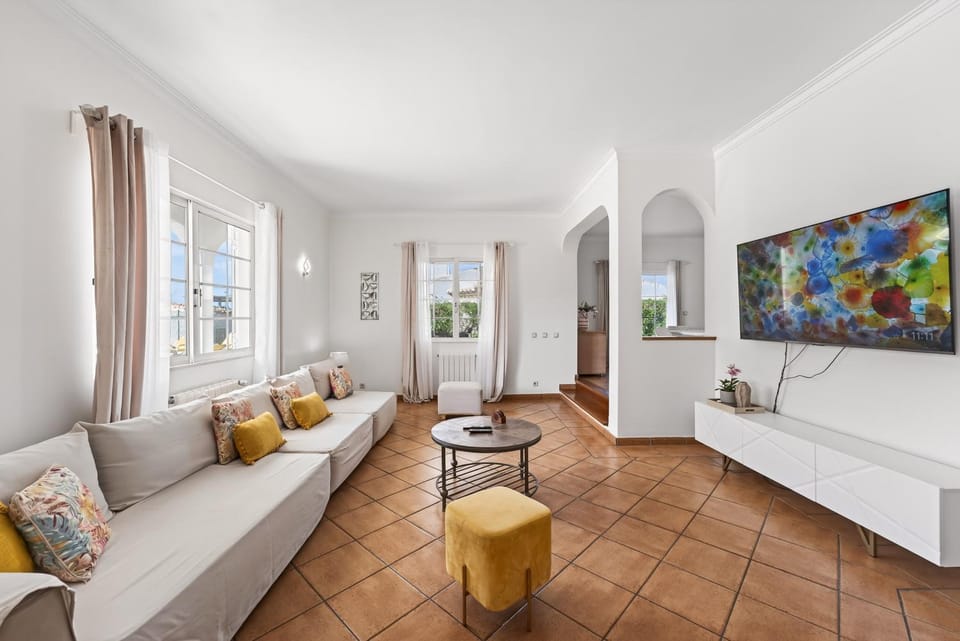 Communal lounge/ TV room, Living room