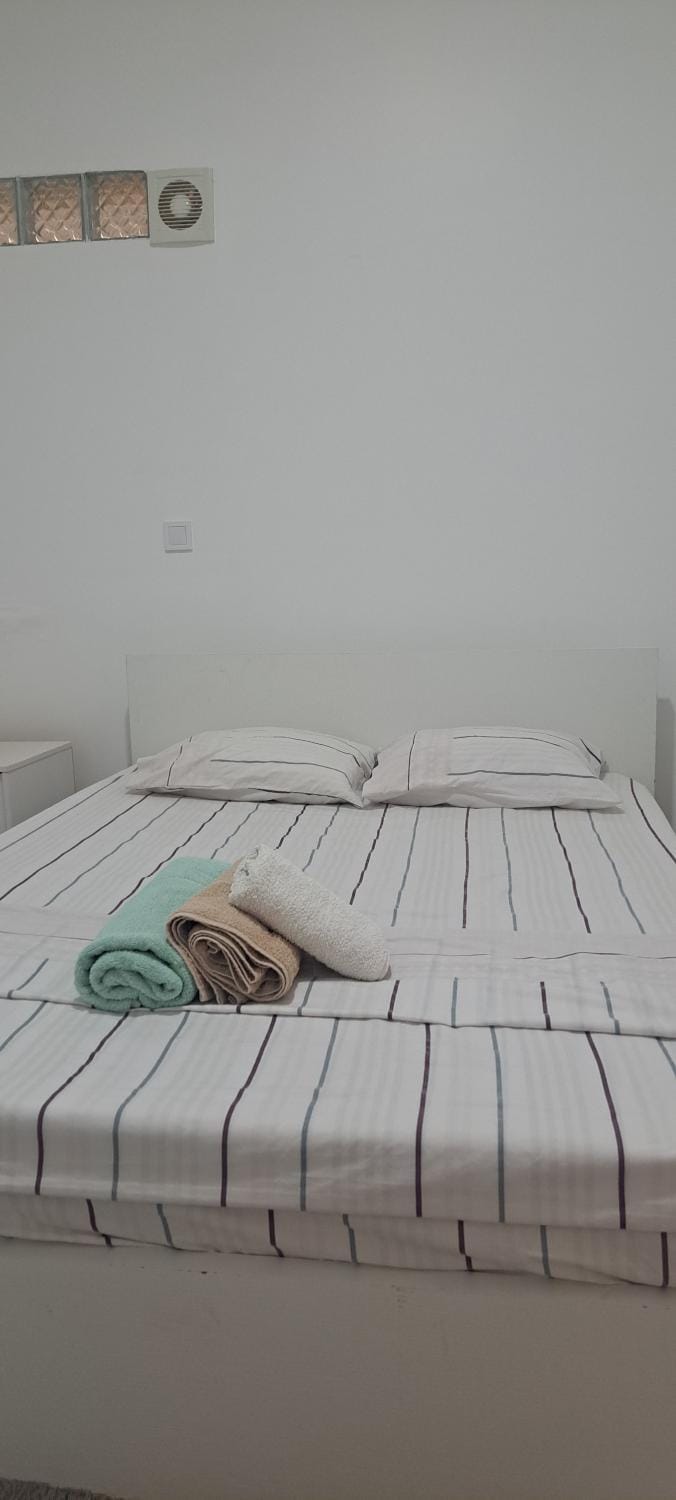 JRV Guesthouse located 10 min walk from the beach Apartment in Praia