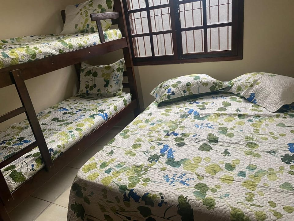 Casa Espaçosa 2km da Paia Grande House in Ubatuba