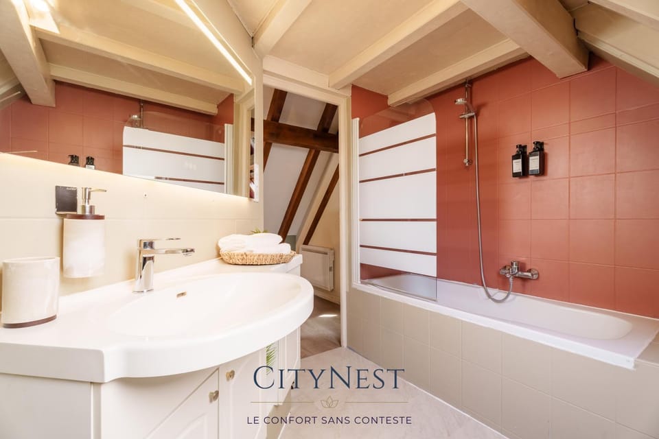 Bathroom, Bath, towels