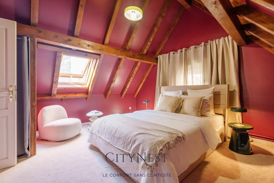Bed, Photo of the whole room, Bedroom