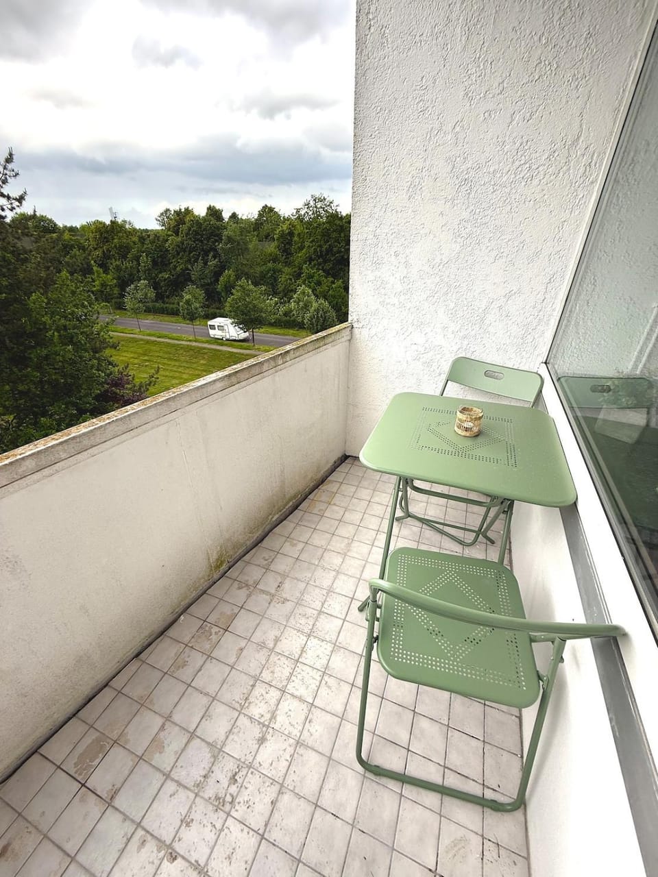R&S-Homes-2025-Kitchen,Balcony,TV Apartment in Brunswick