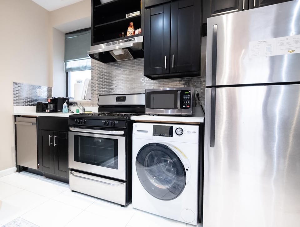 Comfy 2 bedroom apartment on Central Park West Apartment in Harlem