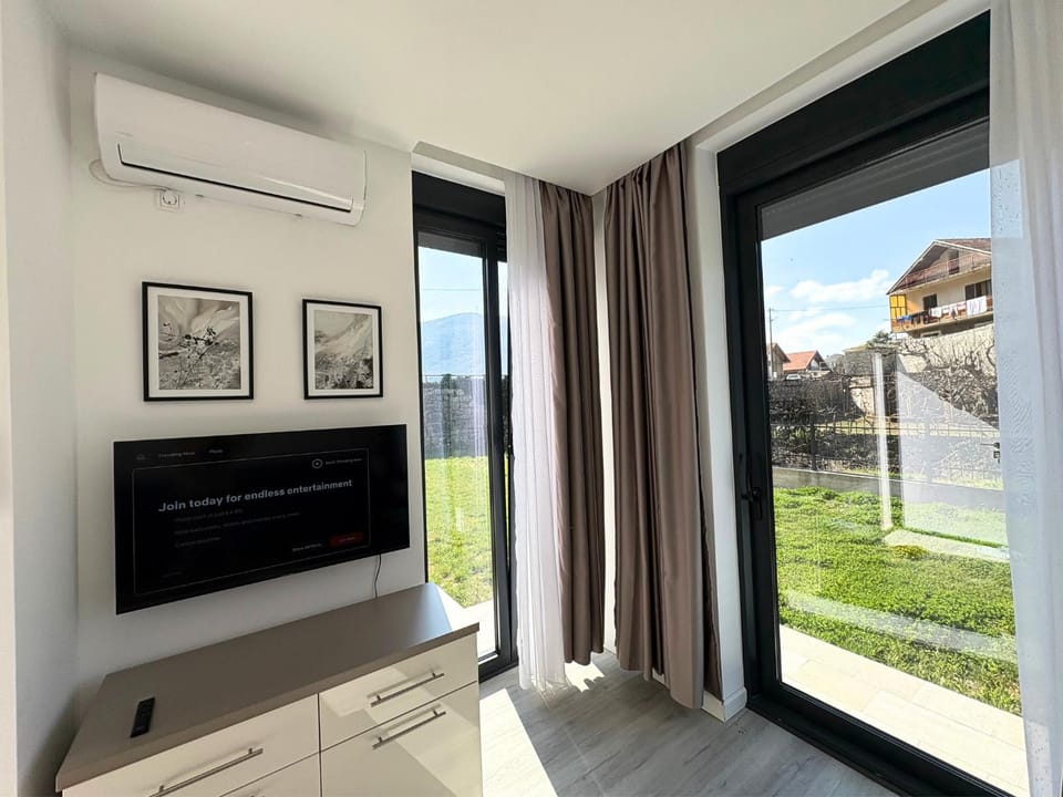 TV and multimedia, Garden view