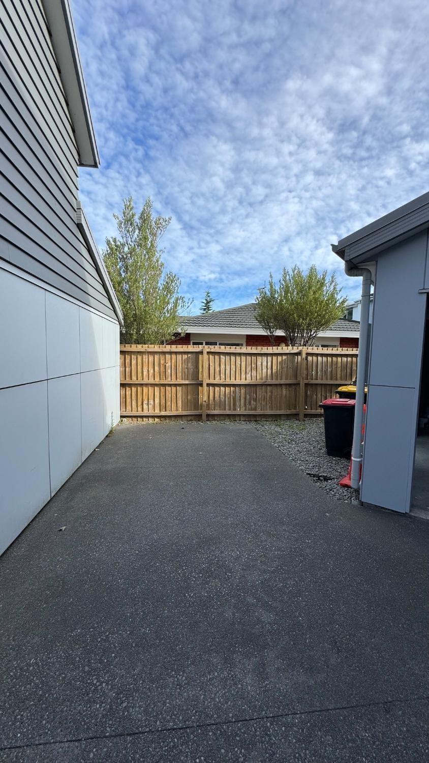 4 beds family retreat next to Riccarton mall Apartment in Christchurch