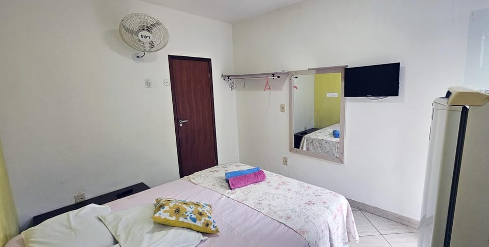 TV and multimedia, Photo of the whole room, Bedroom, towels