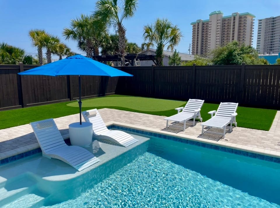 Patio, Pool view, Swimming pool, sunbed