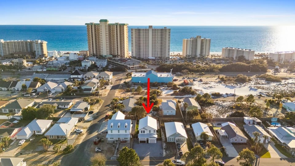 Property building, Bird's eye view, Beach, City view, Sea view, Street view, Location