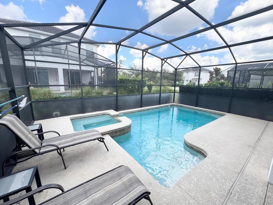 6Bed Villa Close to Disney - Private Pool and Club House in Kissimmee