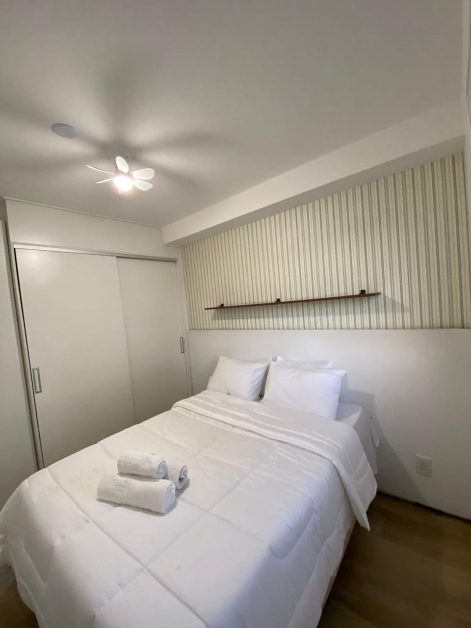 1111B Ap Morderno no Bras C/ vaga + Piscina Apartment in Sao Paulo City