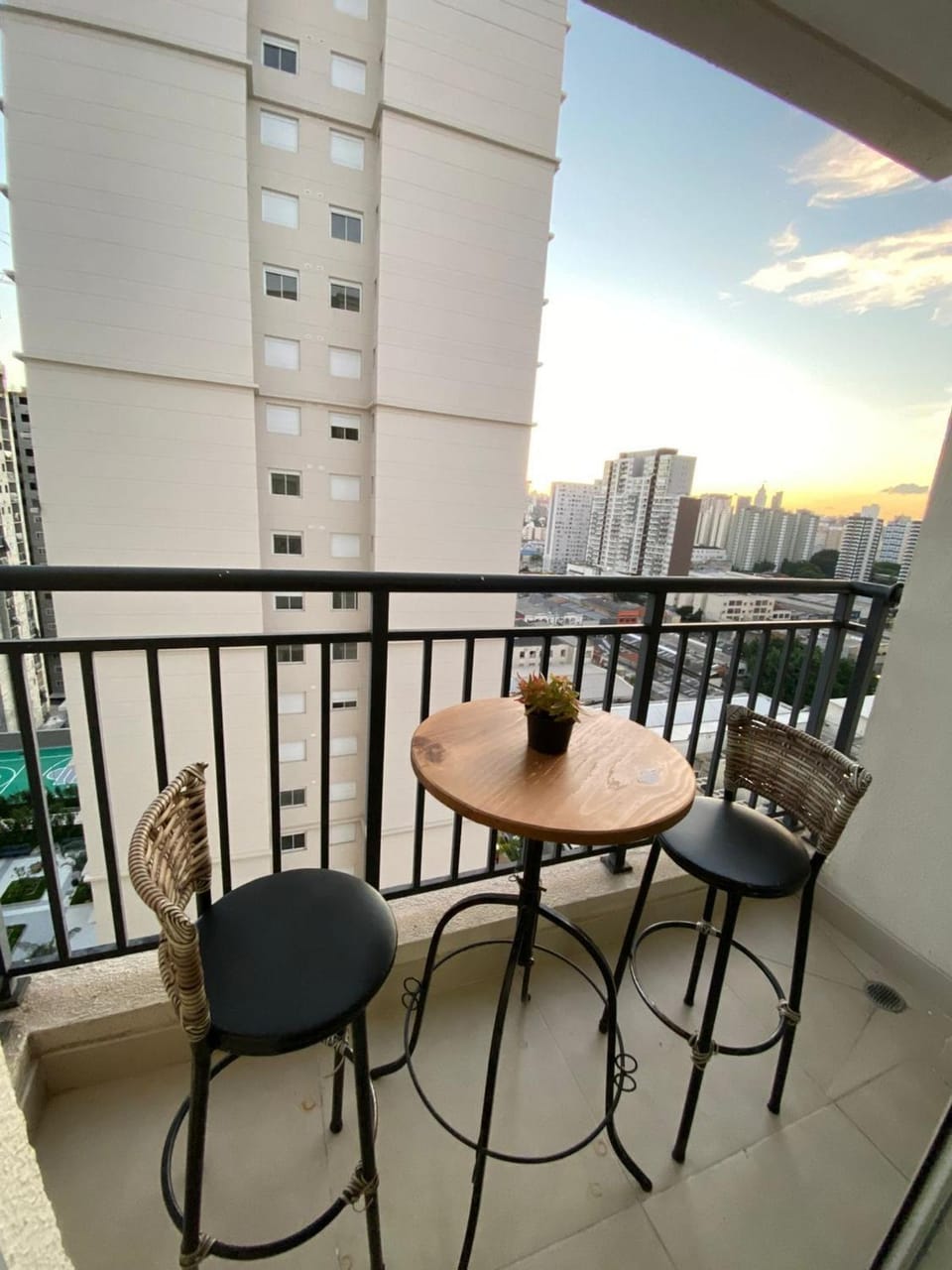 1111B Ap Morderno no Bras C/ vaga + Piscina Apartment in Sao Paulo City