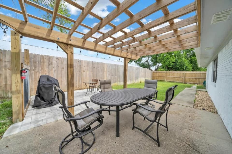 Family PCB Home 7Min Walk To Beach W Game Room For 12 House in Panama City Beach