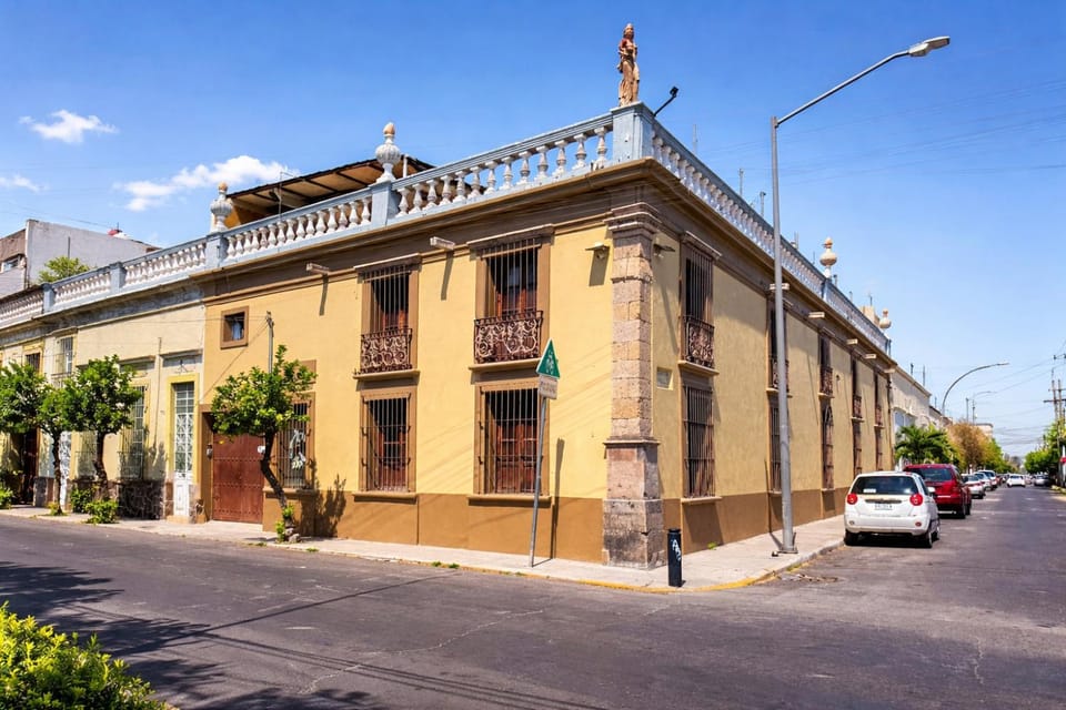 Property building, Day, Neighbourhood, Street view, Location