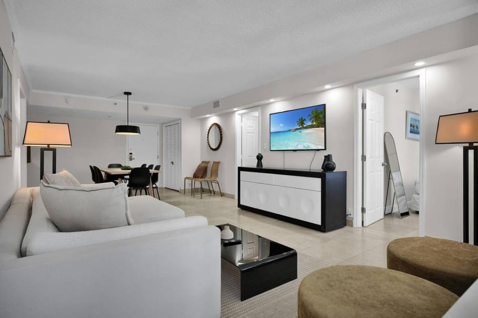 Amazing Views At Miami Beach Resort, Heated Pool, Spa, Sauna Apartment in Miami Beach