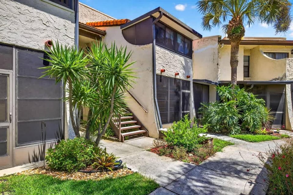 2BRCondo In Palm Harbor With Pool Apartment in Palm Harbor