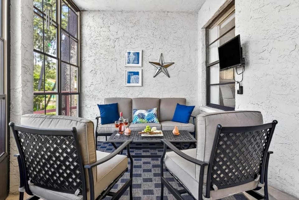 2BRCondo In Palm Harbor With Pool Apartment in Palm Harbor