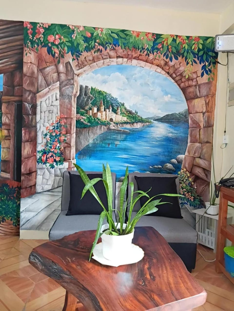 Mural Magic Getaway Apartment in Baguio