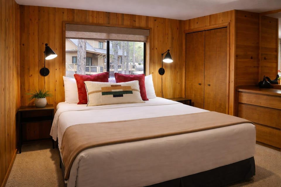 Bed, Day, Bedroom, furniture, wardrobe
