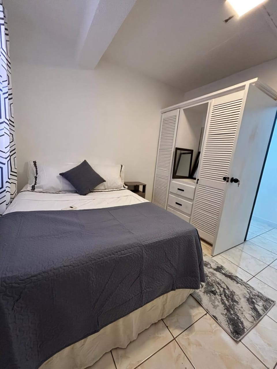 Isca Place- Spacious conveniently located Apartment in Caribbean