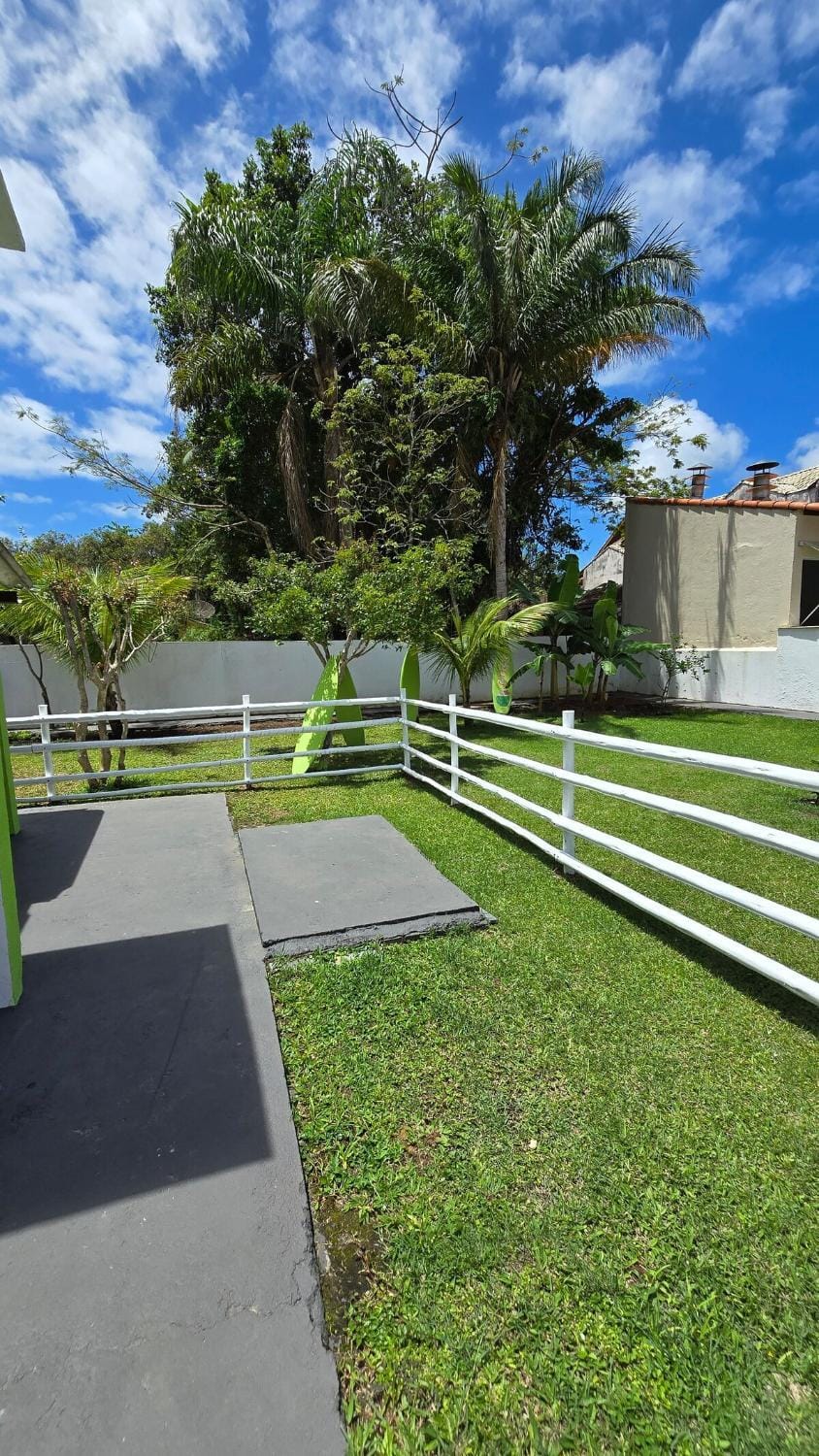 Cantinho do Guaraú Casa aconchegante com piscina House in Peruíbe