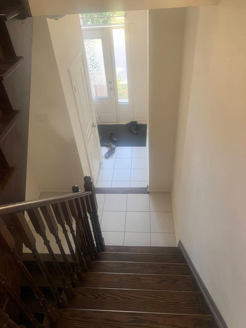 Family Friendly Home with Free Parking House in Brampton