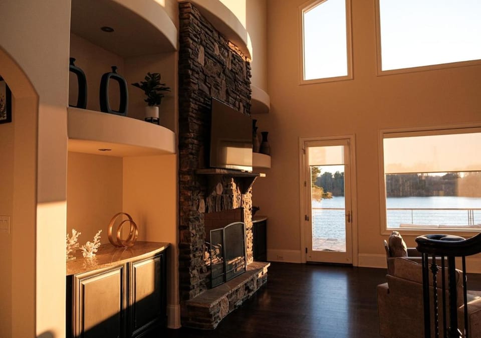 Private Luxury Estate on Lake Wylie House in Lake Wylie