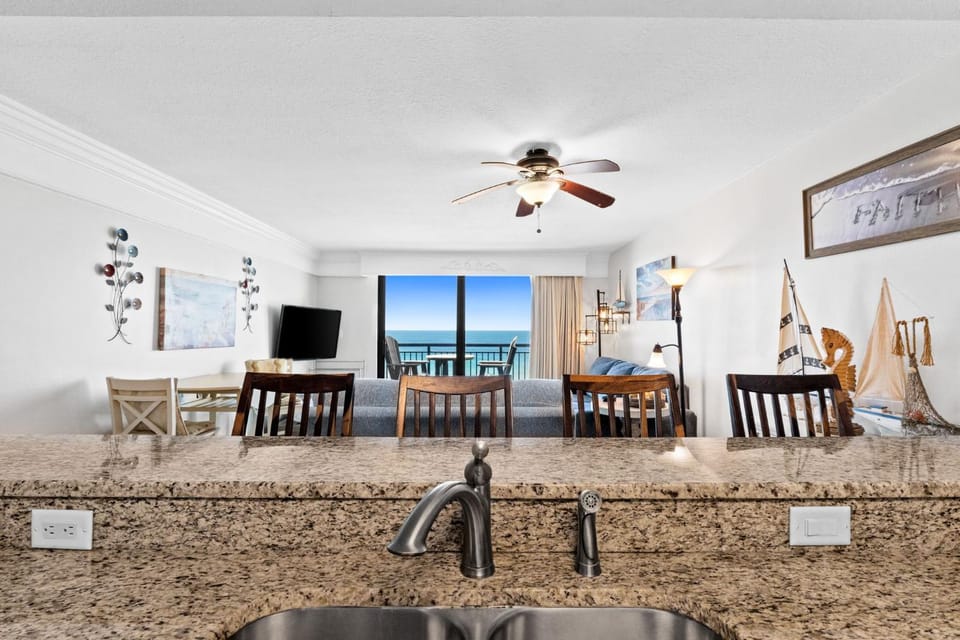 TV and multimedia, Kitchen or kitchenette, Sea view