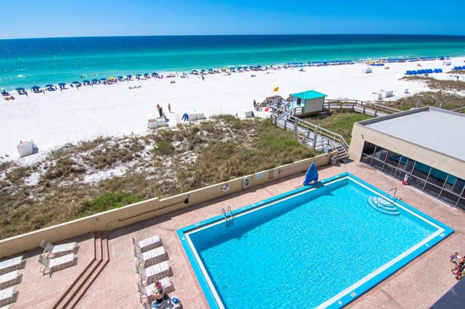 Beach, Pool view, Sea view, Swimming pool, Swimming pool, sunbed