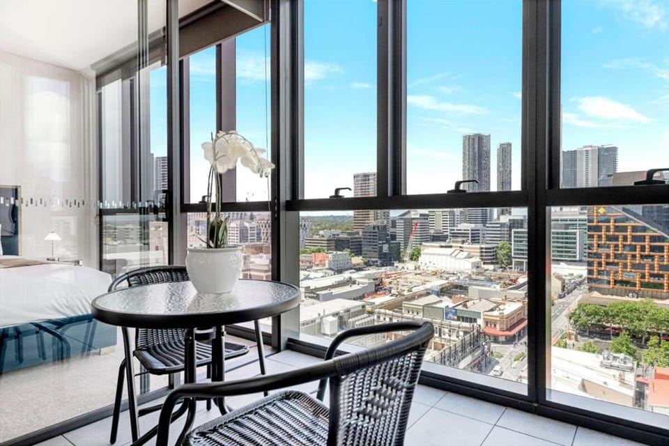 Stylish 2BR Next to Parramatta Station Apartment in Parramatta