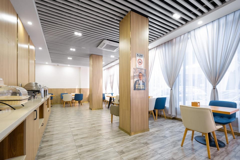 Restaurant/places to eat, Buffet breakfast