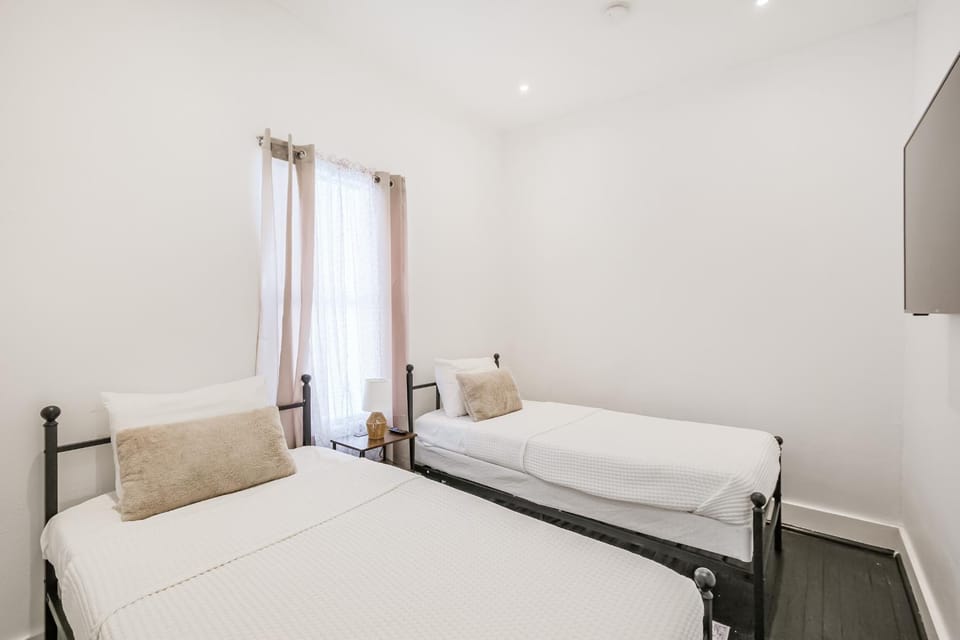 Historic Third Ward Home Sleeps 6 Near DT House in Houston
