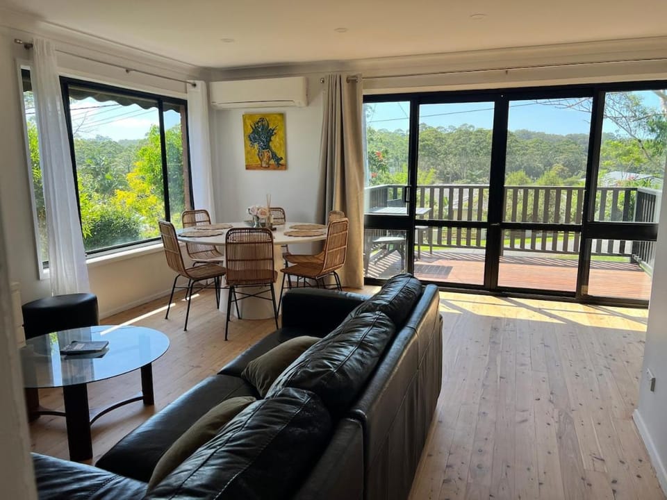 Coast and Relaxing Convenience Retreat Villa in Central Coast