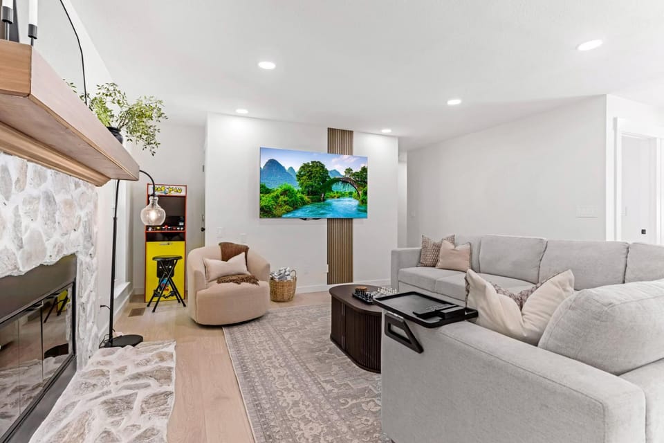 Game Room, TV and multimedia, Living room, fireplace