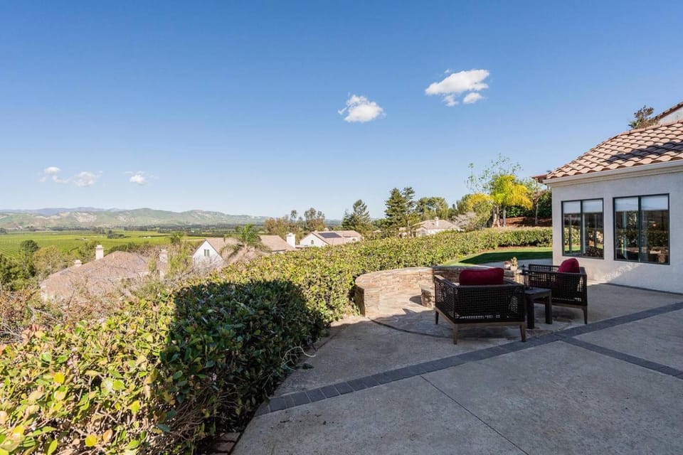 Coastal Camarillo Retreat Executive Extended Stay House in Camarillo