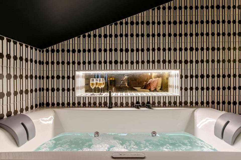 Hot Tub, Spa and wellness centre/facilities
