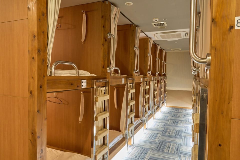 熊本カプセルホテル Capsule hotel in Japan